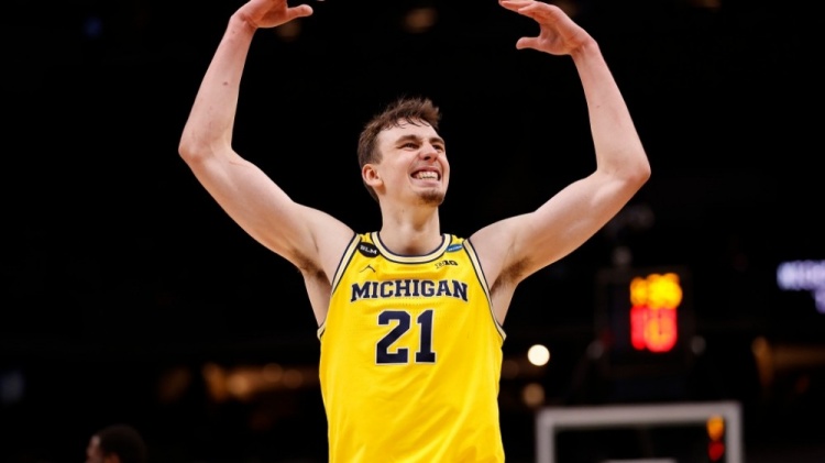 体育媒体纷 体育媒体纷