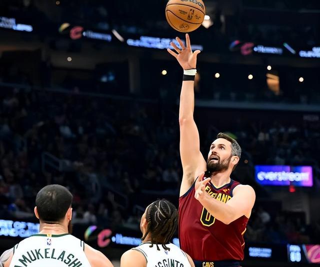 莱是进攻端 莱是进攻端