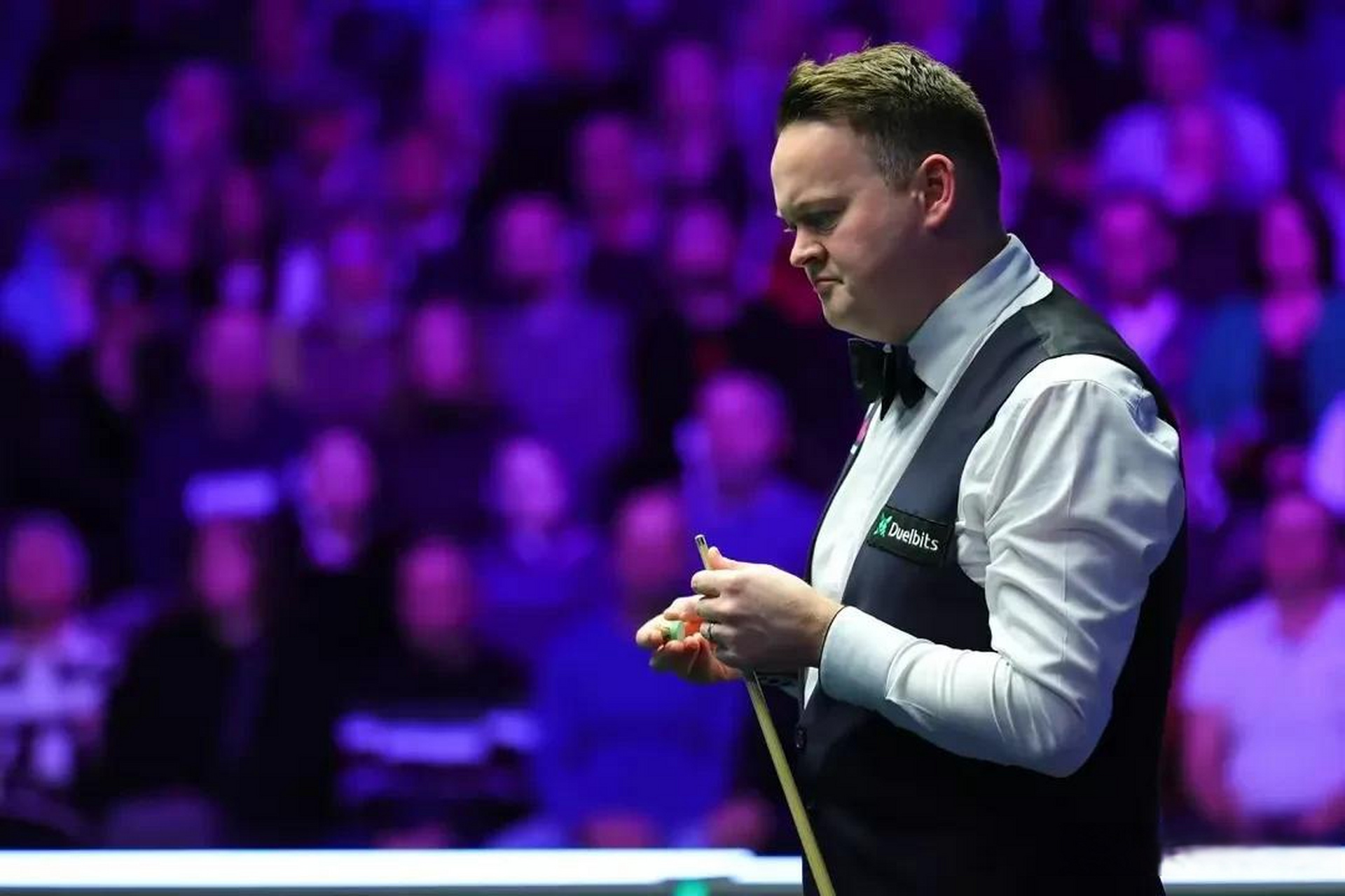 他利用自己 他利用自己